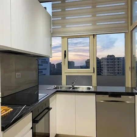 Apartment Bright & Spacious 2 Bedroom Flat *